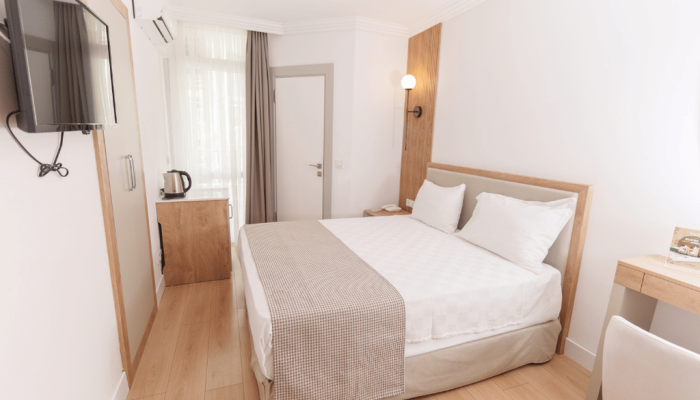 Standart Kara Manzaralı oda