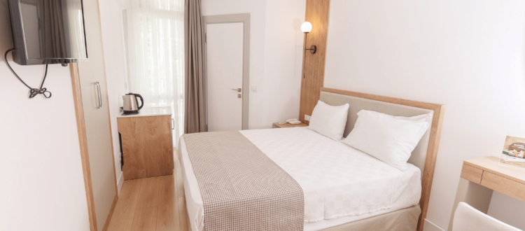 Standart Kara Manzaralı oda